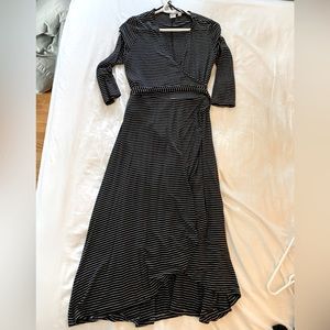 Gap Maternity Nursing Wrap dress - medium